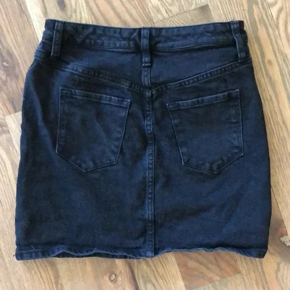 Mossimo supply women’s distressed black jean skirt - Picture 6 of 6